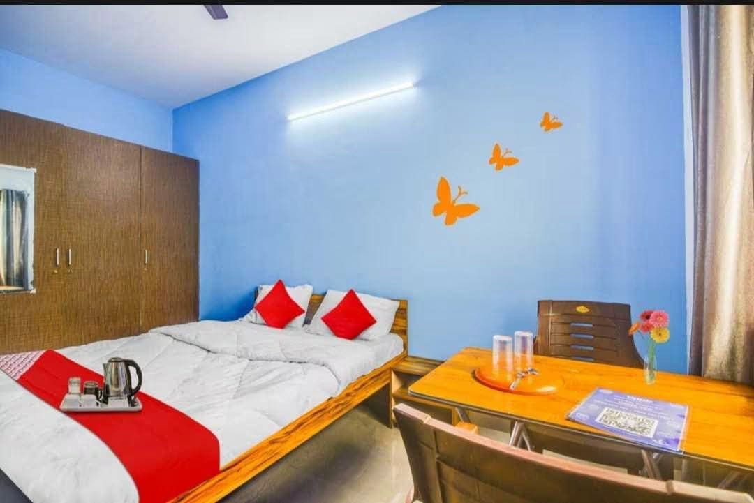 Hotel O Squar Stay - Tap to explore photos
