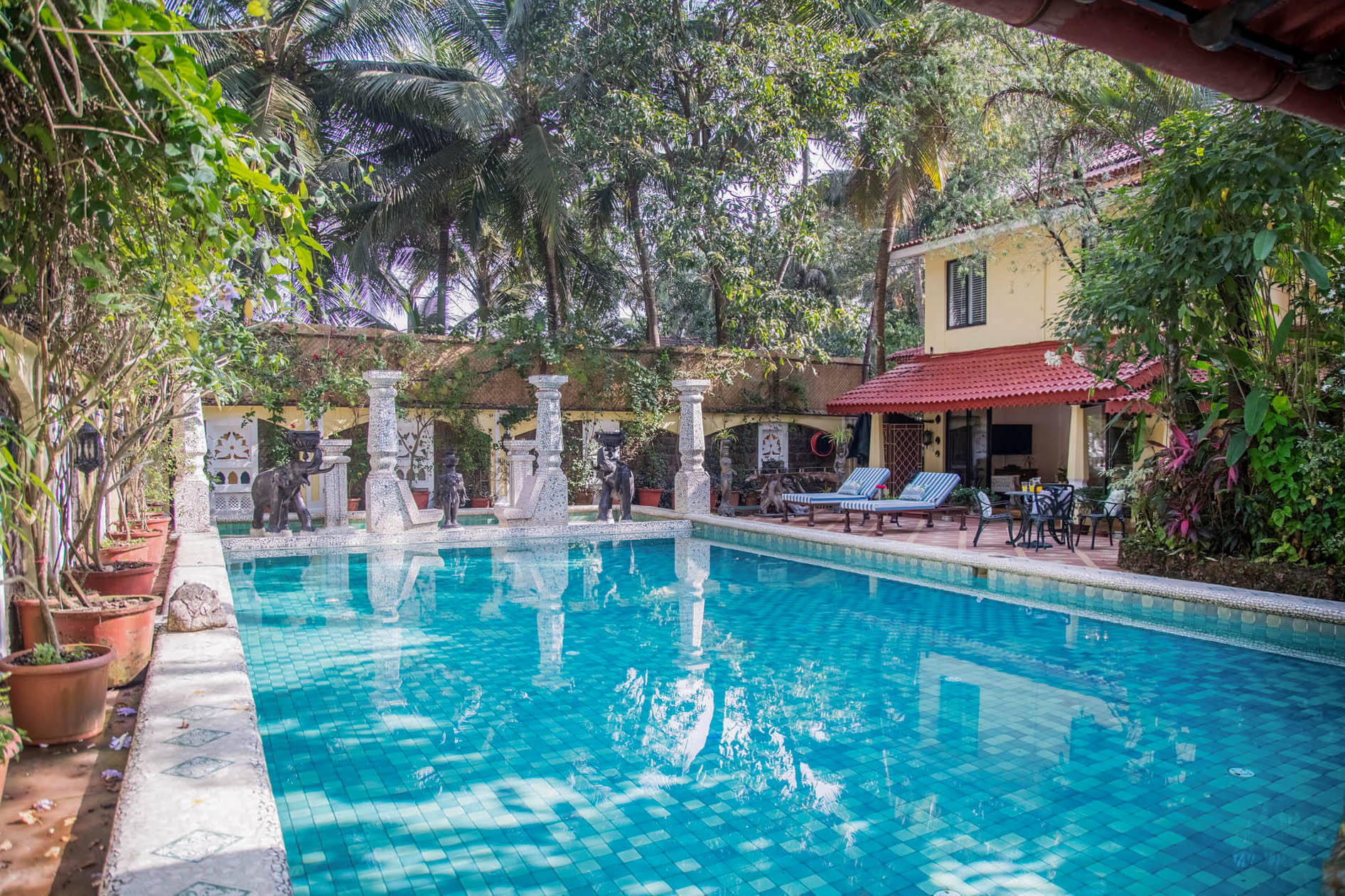 LohonoStays IshaVilas 7 Bedroom - Tap to explore photos