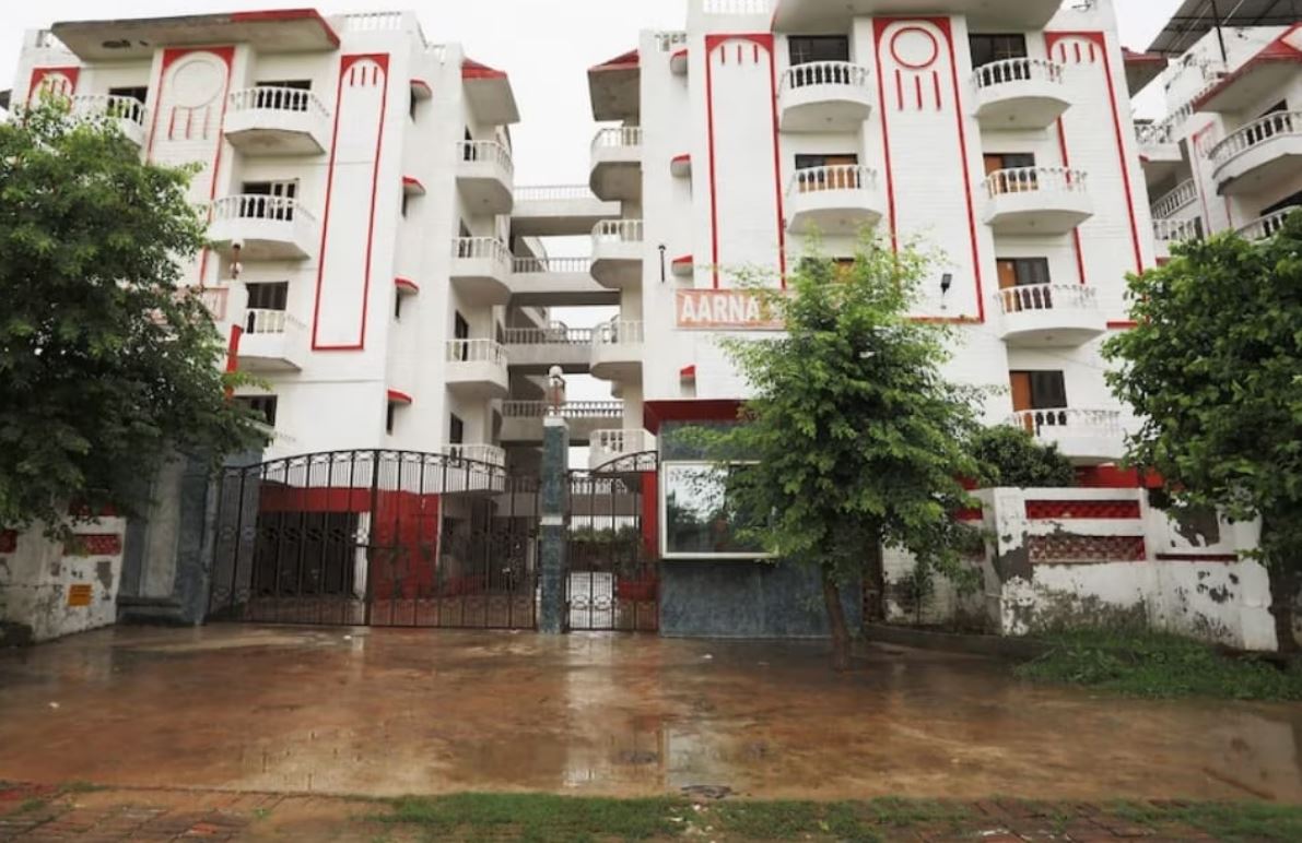 Kkrishna's Hostel - Tap to explore photos