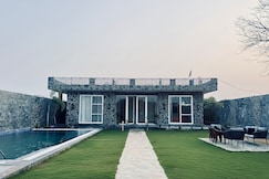 Namami villa, Chomu