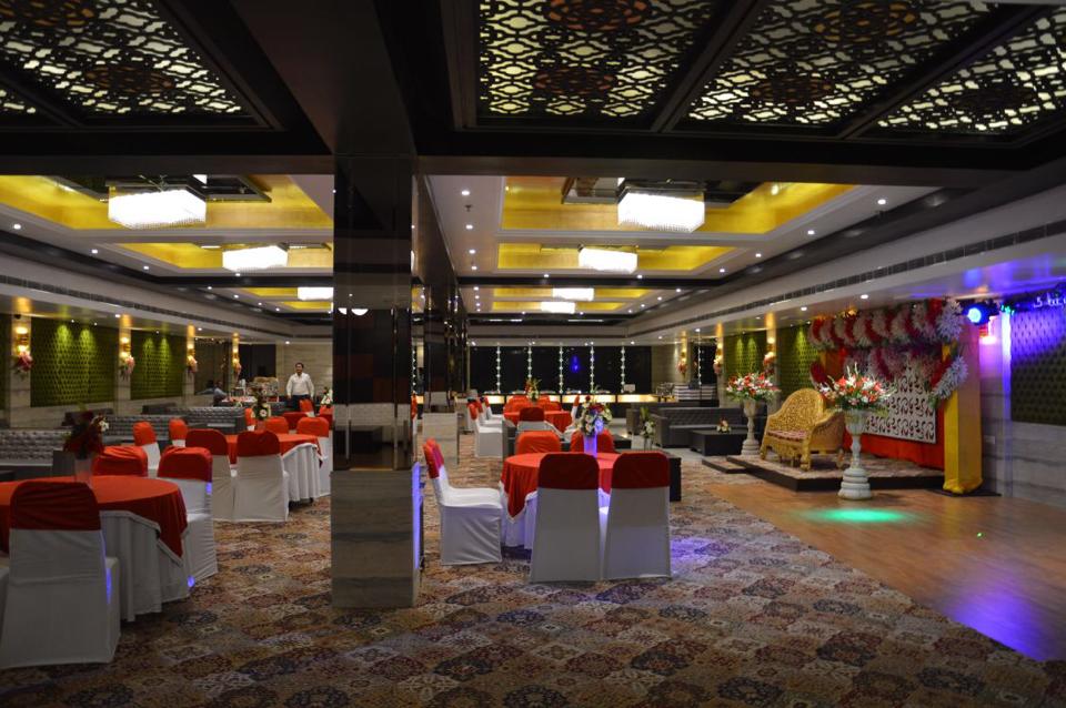 Red Apple Hotel Sangrur INR 647 OFF ( ̶1̶8̶0̶0̶ ) Hotel Price, Address