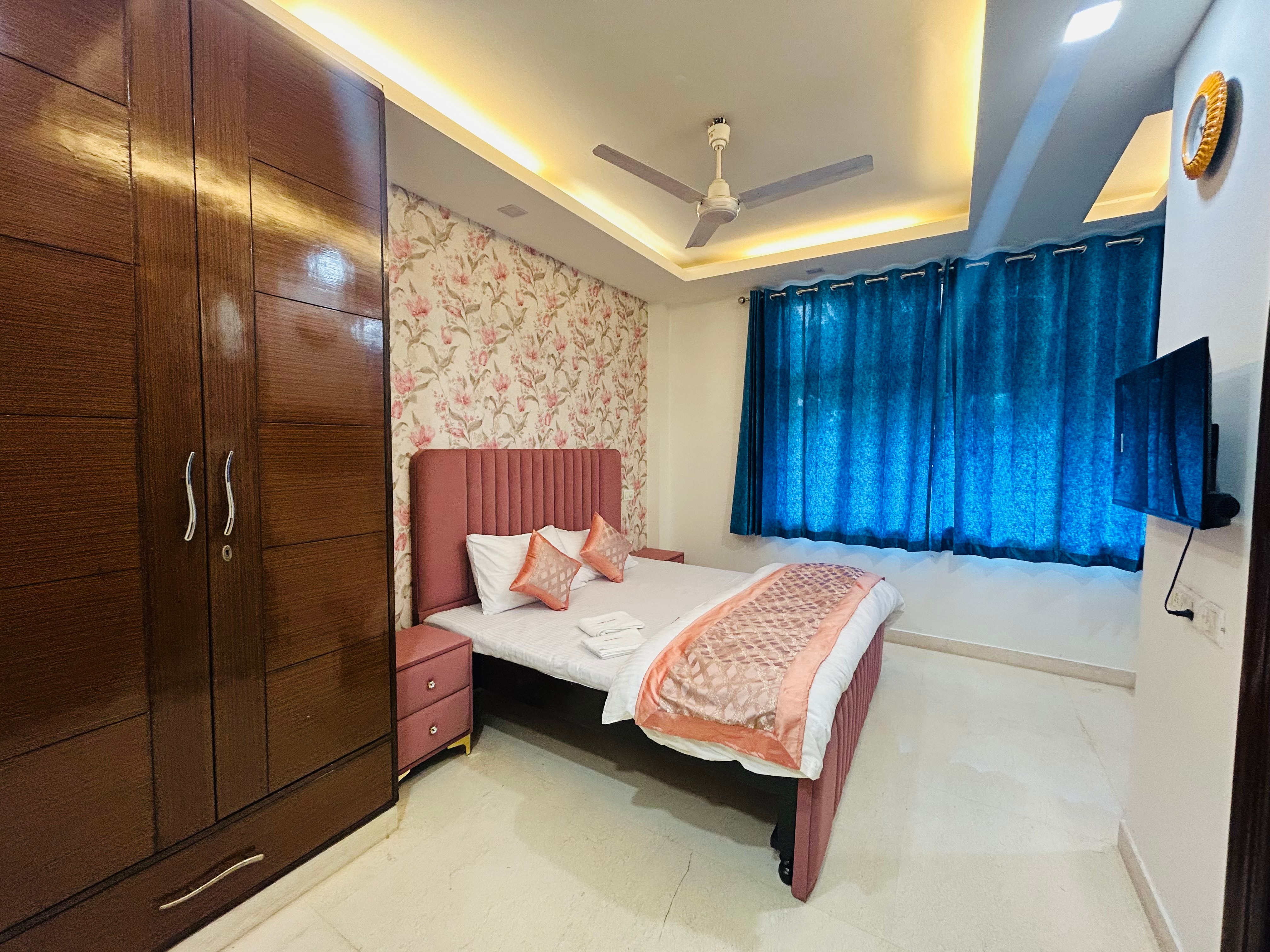 Entire 2 bhk apartment in Lajpat Nagar south Delhi - Tap to explore photos