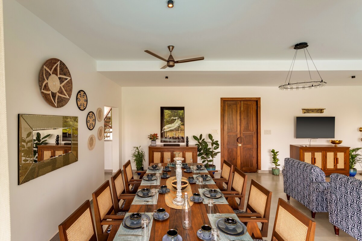 Hireavilla | Villa Verona - 6BHK with Private Pool & Feild View in Parra - Tap to explore photos
