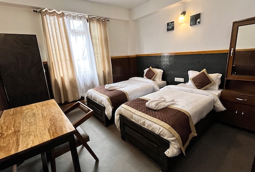 Apart Hotel by House of Nomad 2km From MG Marg