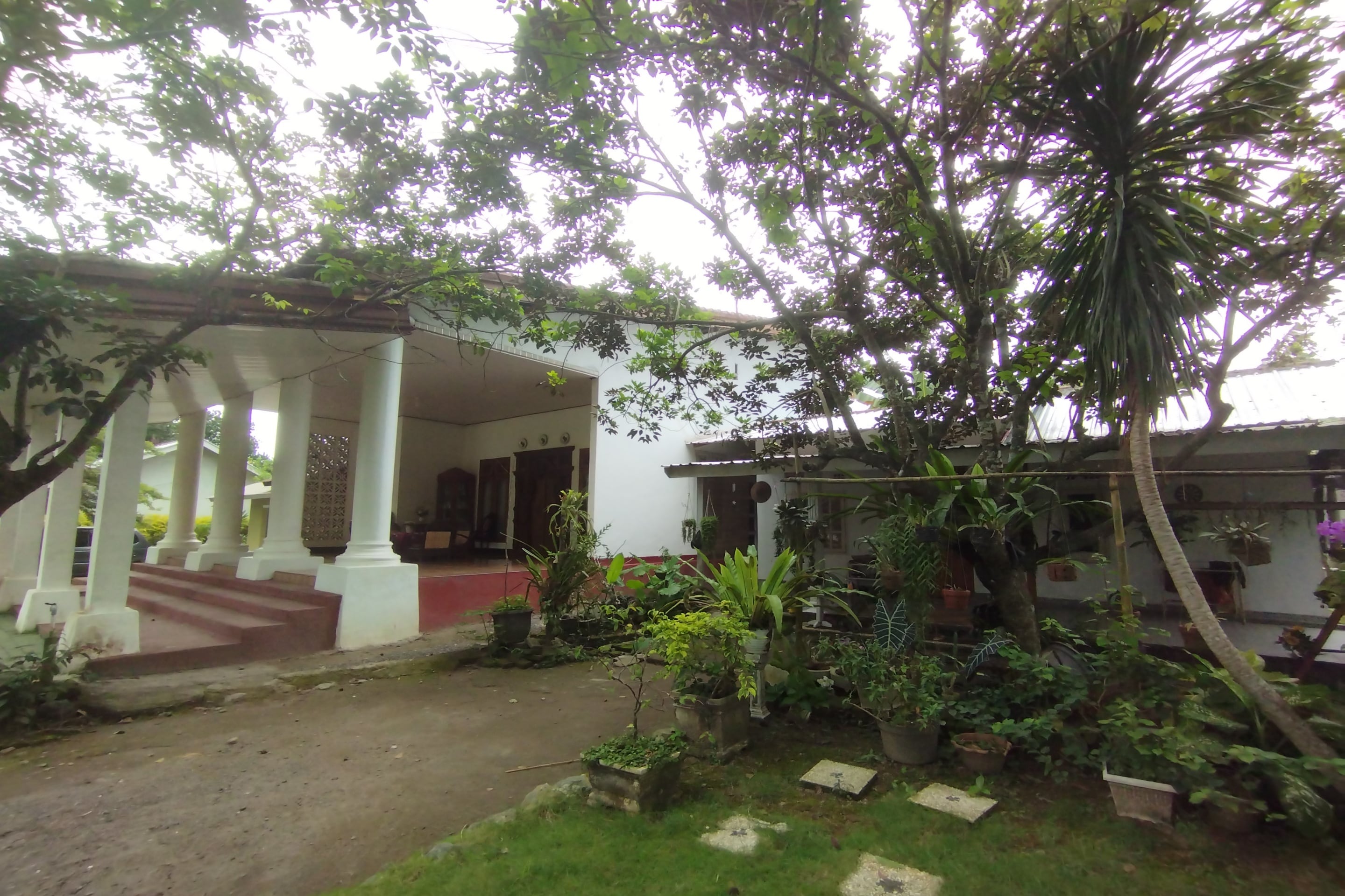 OYO 93618 Homestay Bonjeruk - Tap to explore photos