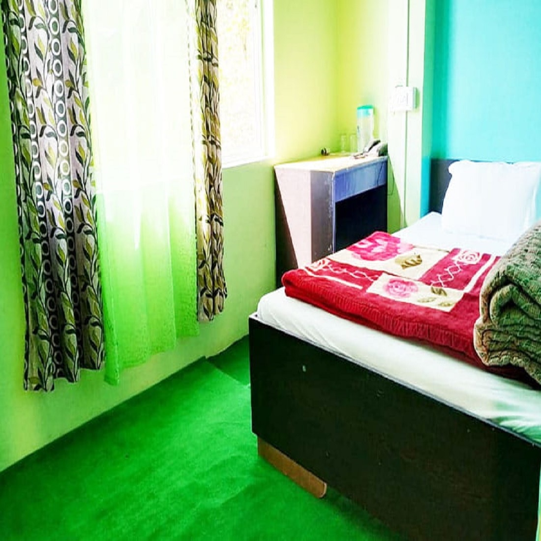 LAMAKHANG HOMESTAY - PHADAMCHEN - Tap to explore photos