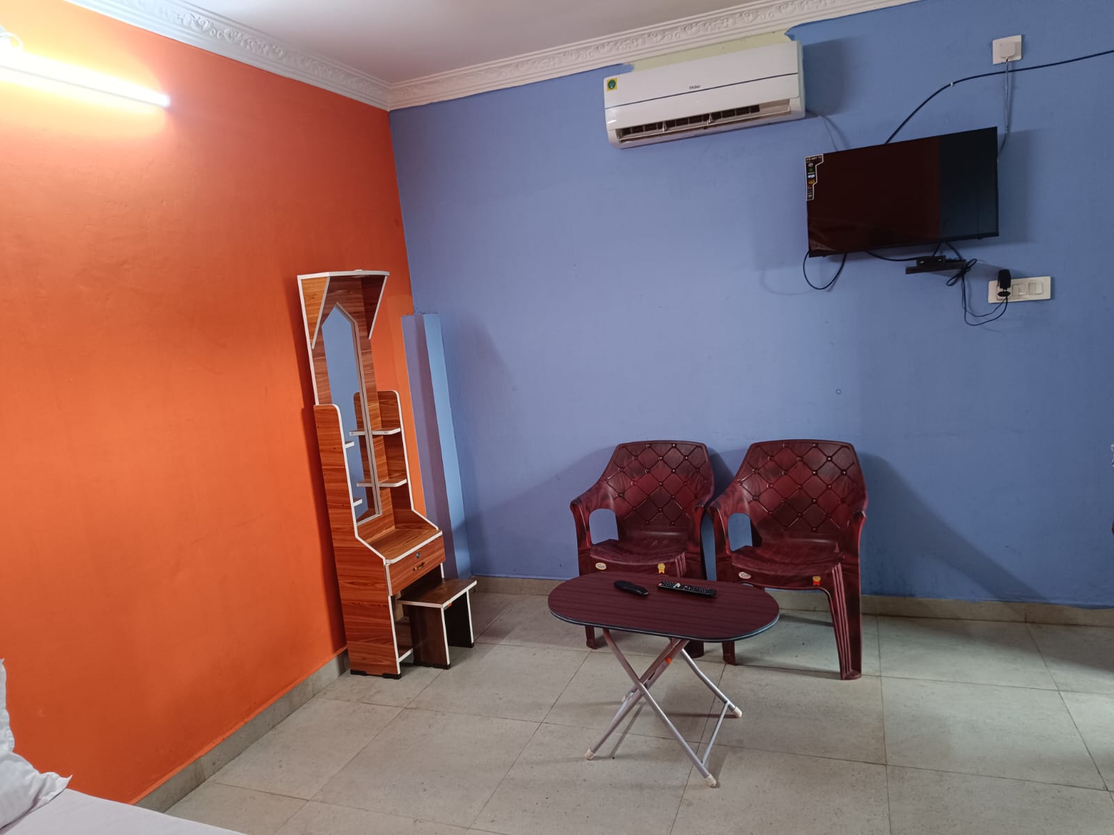 Sri Paadham Deluxe Rooms - Tap to explore photos