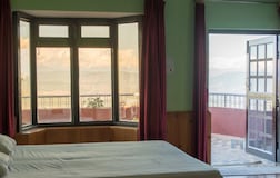 Deluxe room Himalaya Facing
