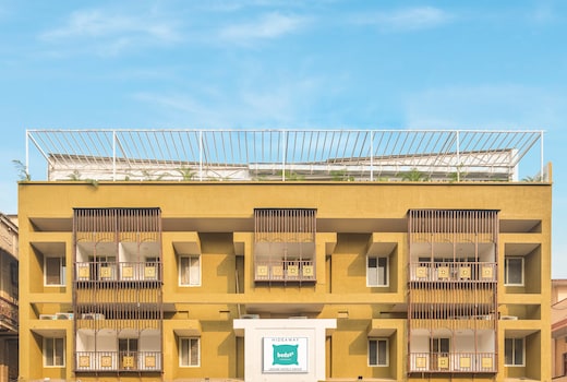 Bedzzz Varanasi by Leisure Hotels |1 Km from Dashashwamedh Ghat