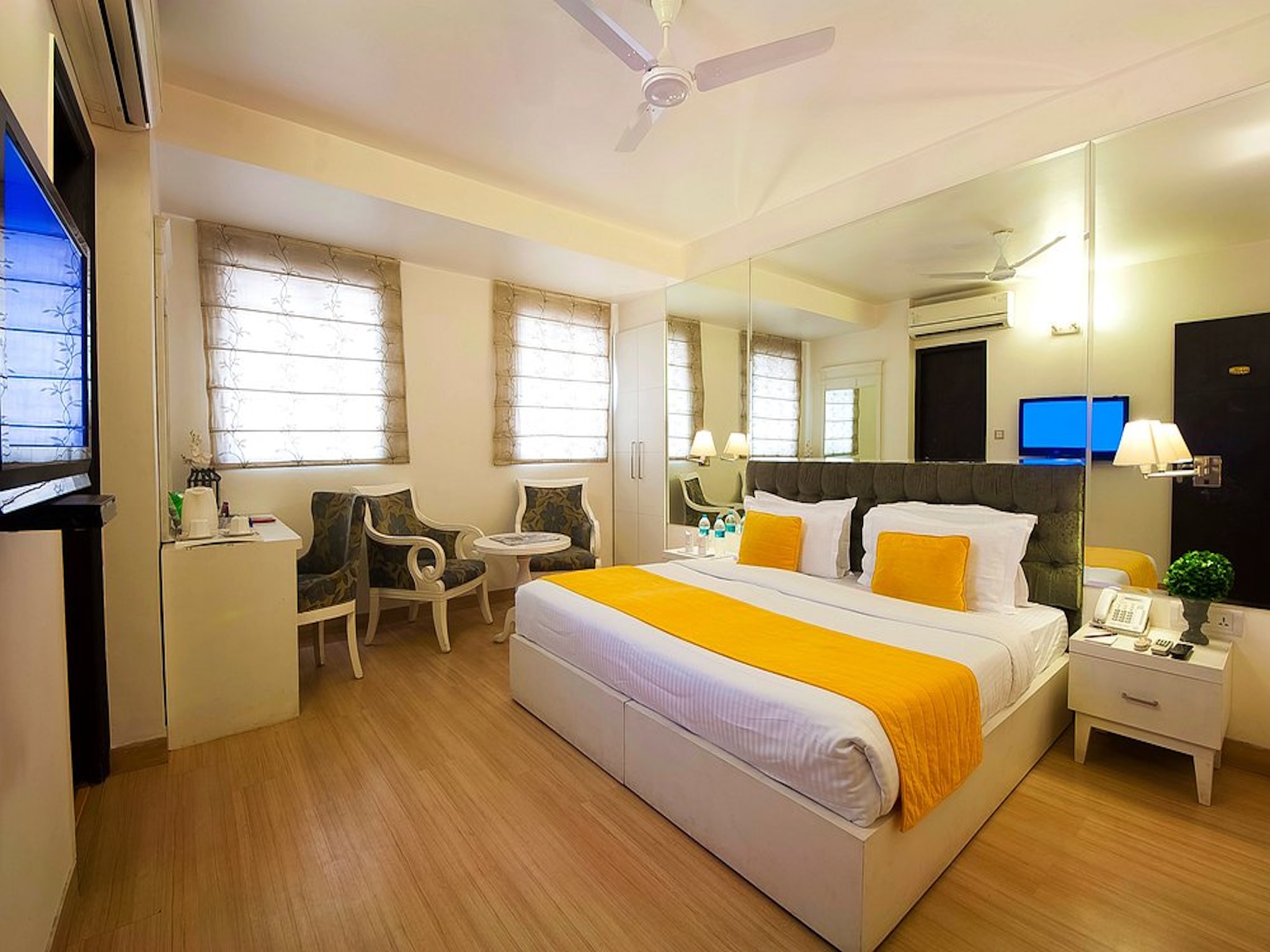 Hotel Sweet Home Lodge  2 min from New Delhi Railway Station - Tap to explore photos