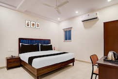 Super Townhouse Preet Vihar Metro Station, Delhi