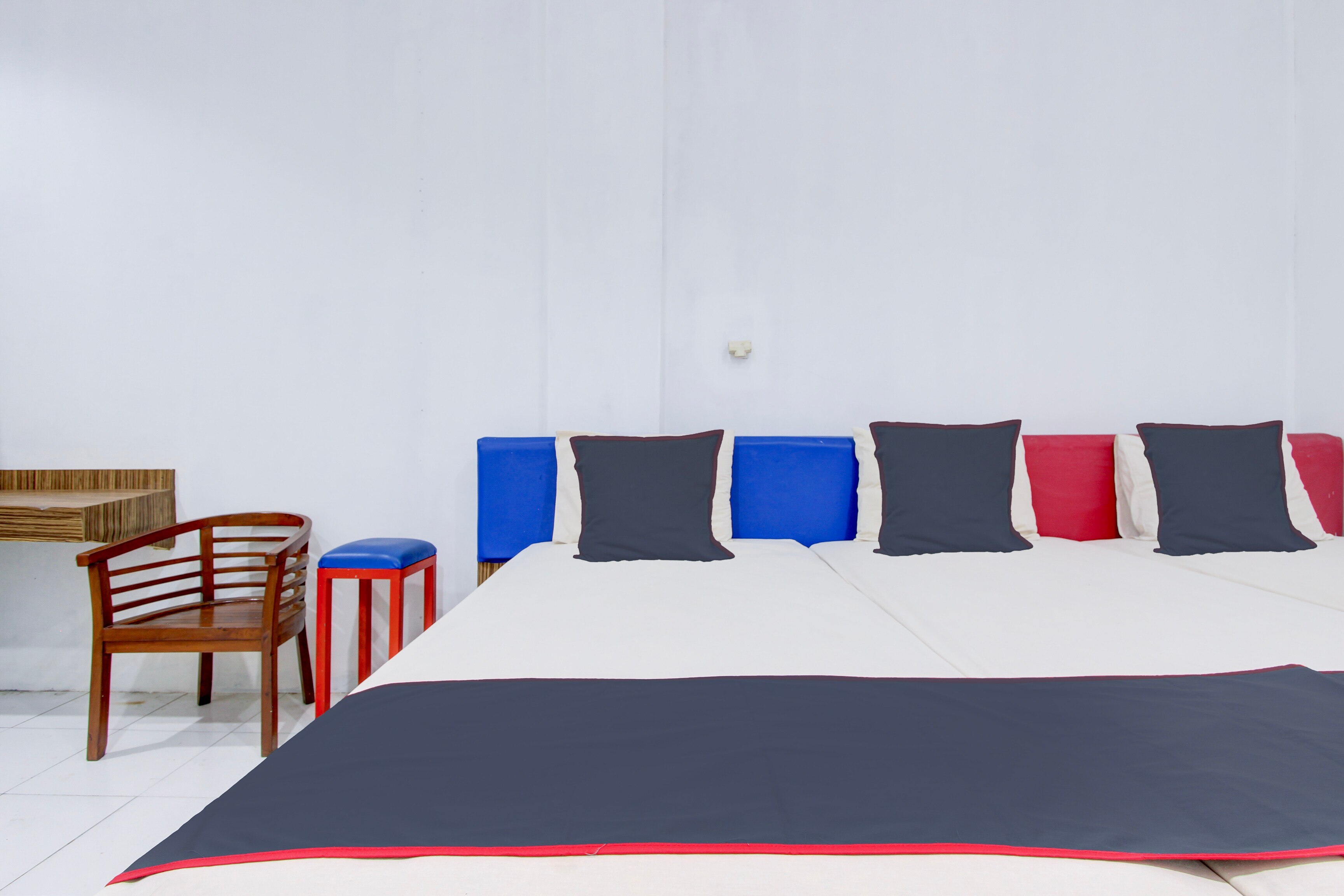 Hotel O Yogyakarta near Gembiraloka Zoo formerly Paddington Bear Homestay - Tap to explore photos