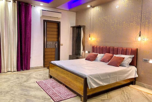 Relax and Chill 2 BHK Apartment in Sec 63A Noida
