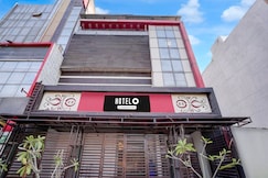 Hotel O Subhash Nagar Metro Station Formerly Parampara, Delhi
