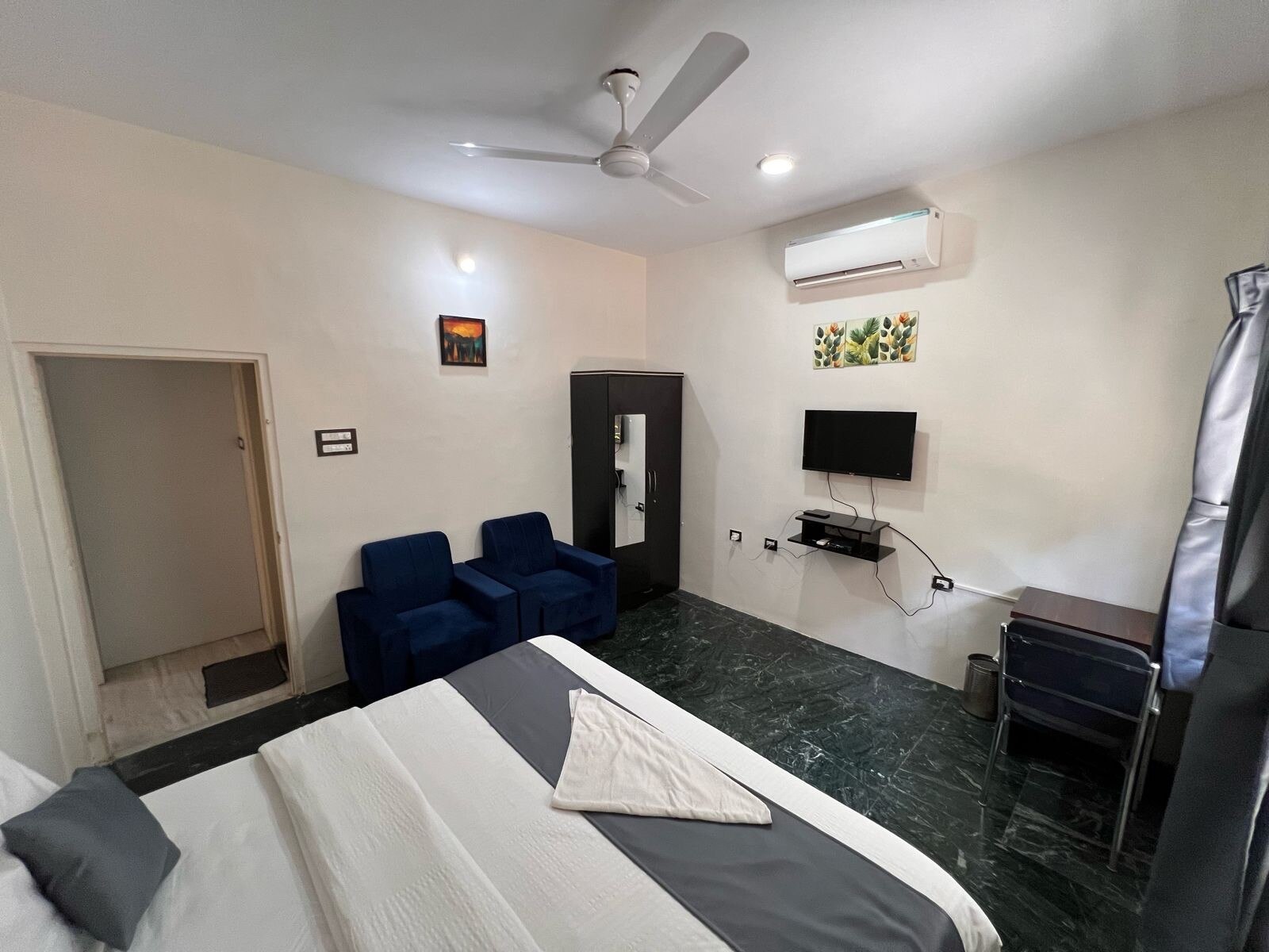 Gokul Garden Apartment - Tap to explore photos