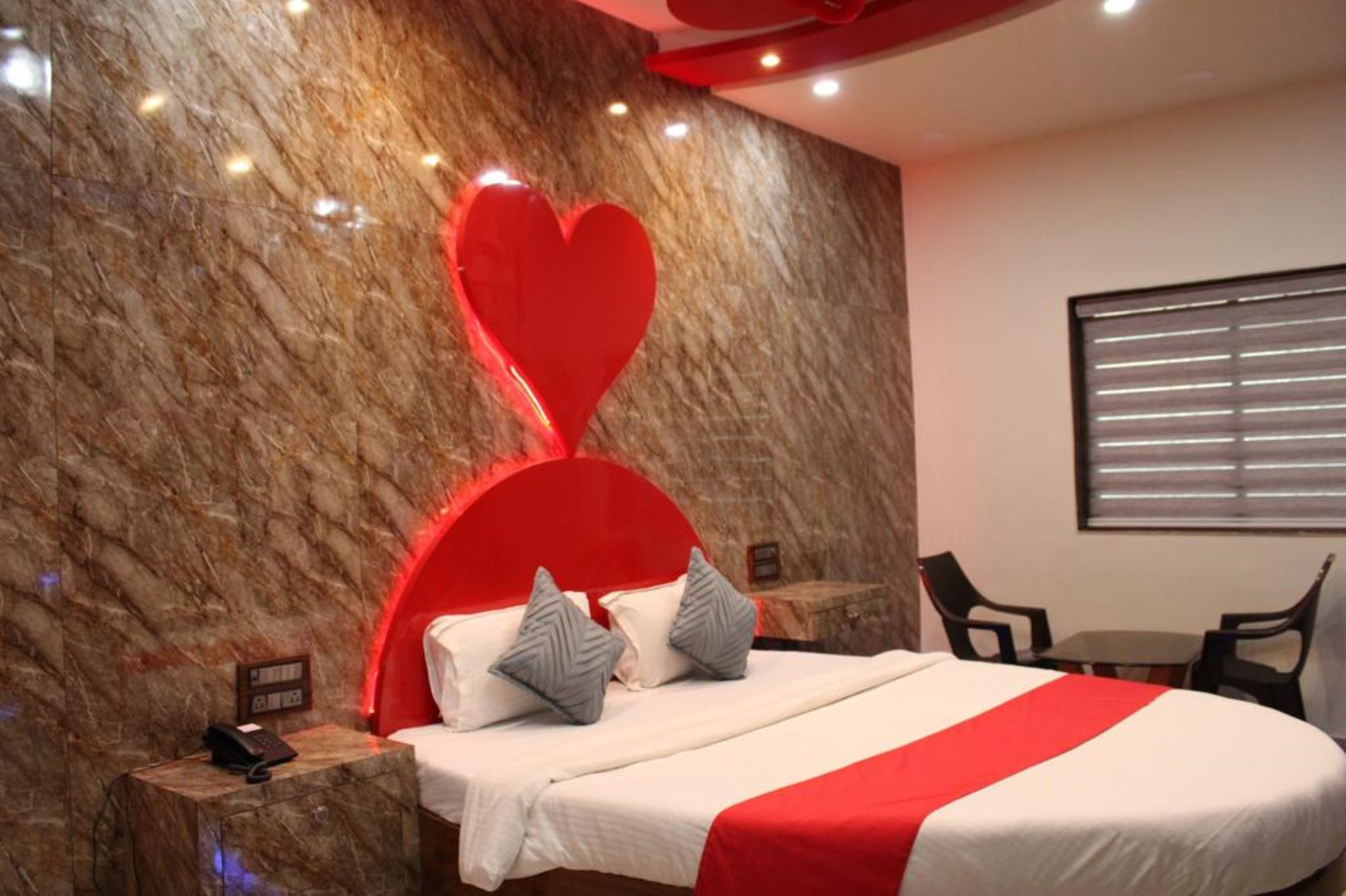 Honeymoon Suite Room AC 1