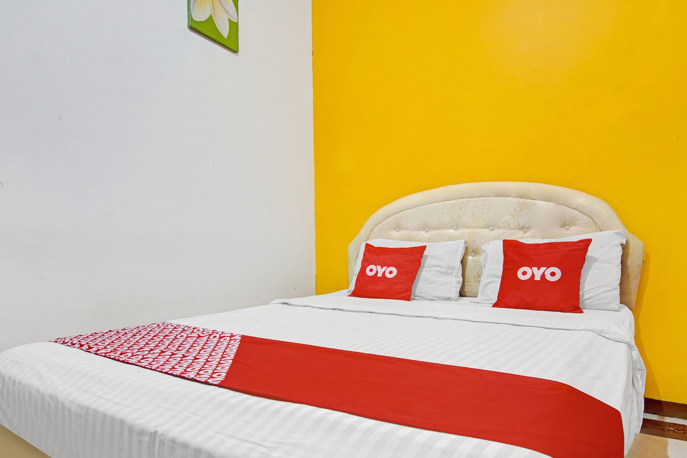 OYO 90422 Mall Of Indonesia - Tap to explore photos