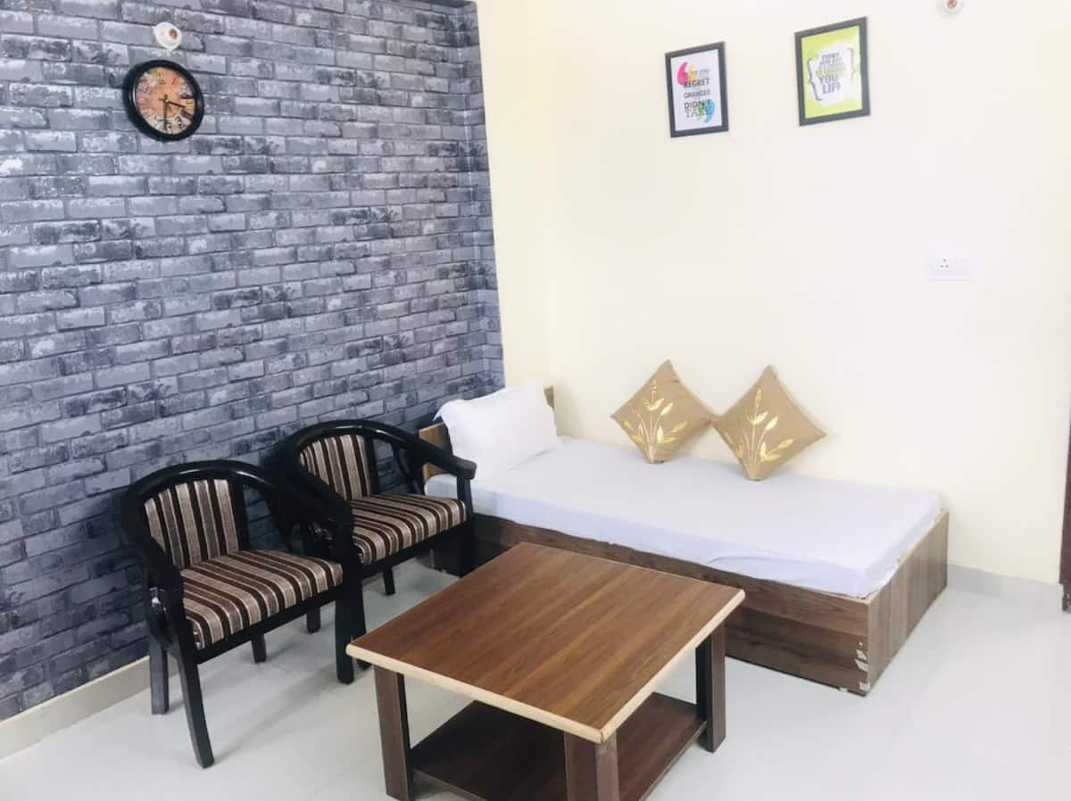 Gemini Studio Apartment - Tap to explore photos