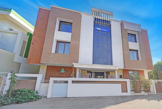 FabHotel Sandalwood Vibes