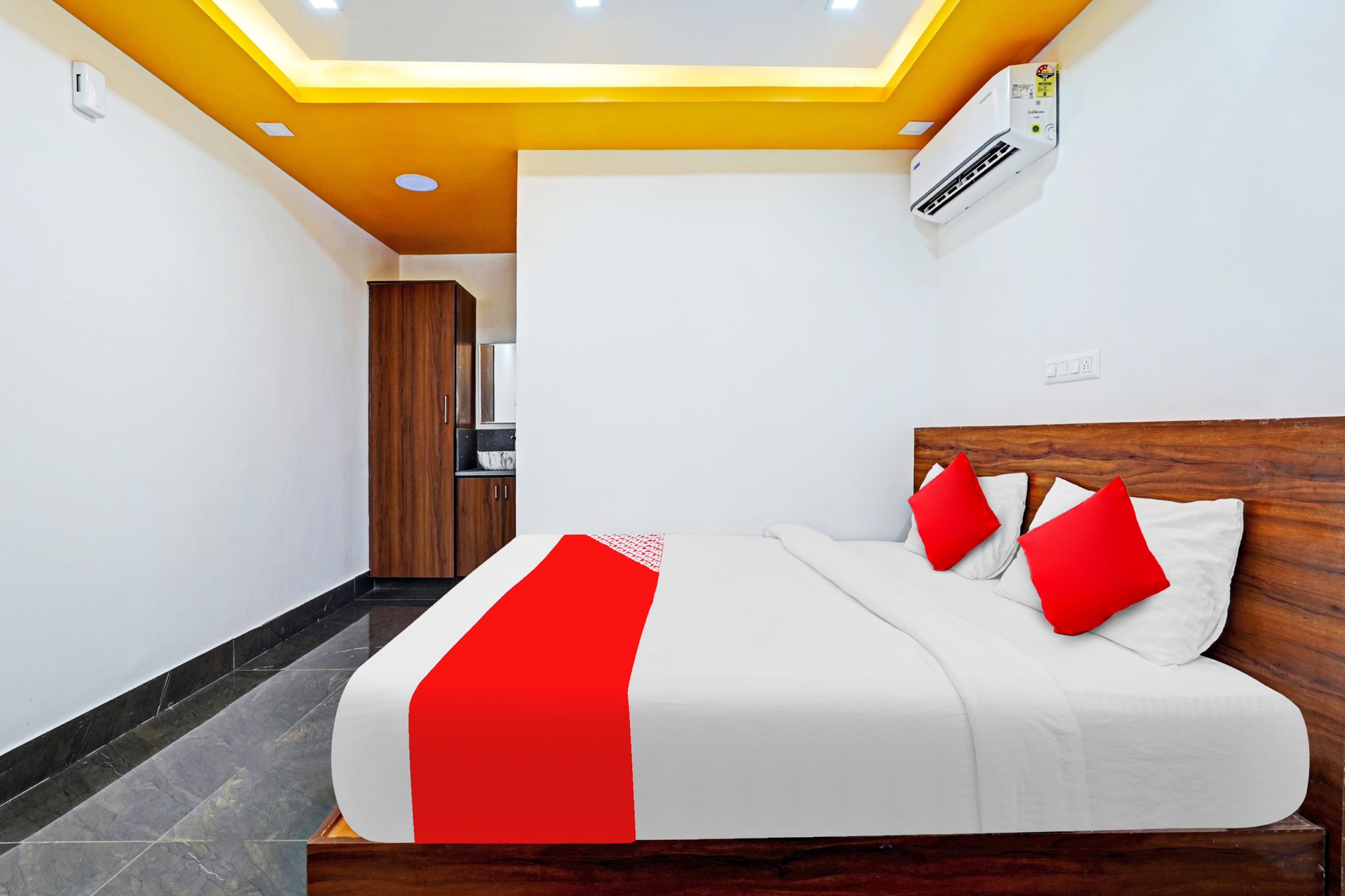 Hotel O Vasudha inn, Hoskote - Tap to explore photos
