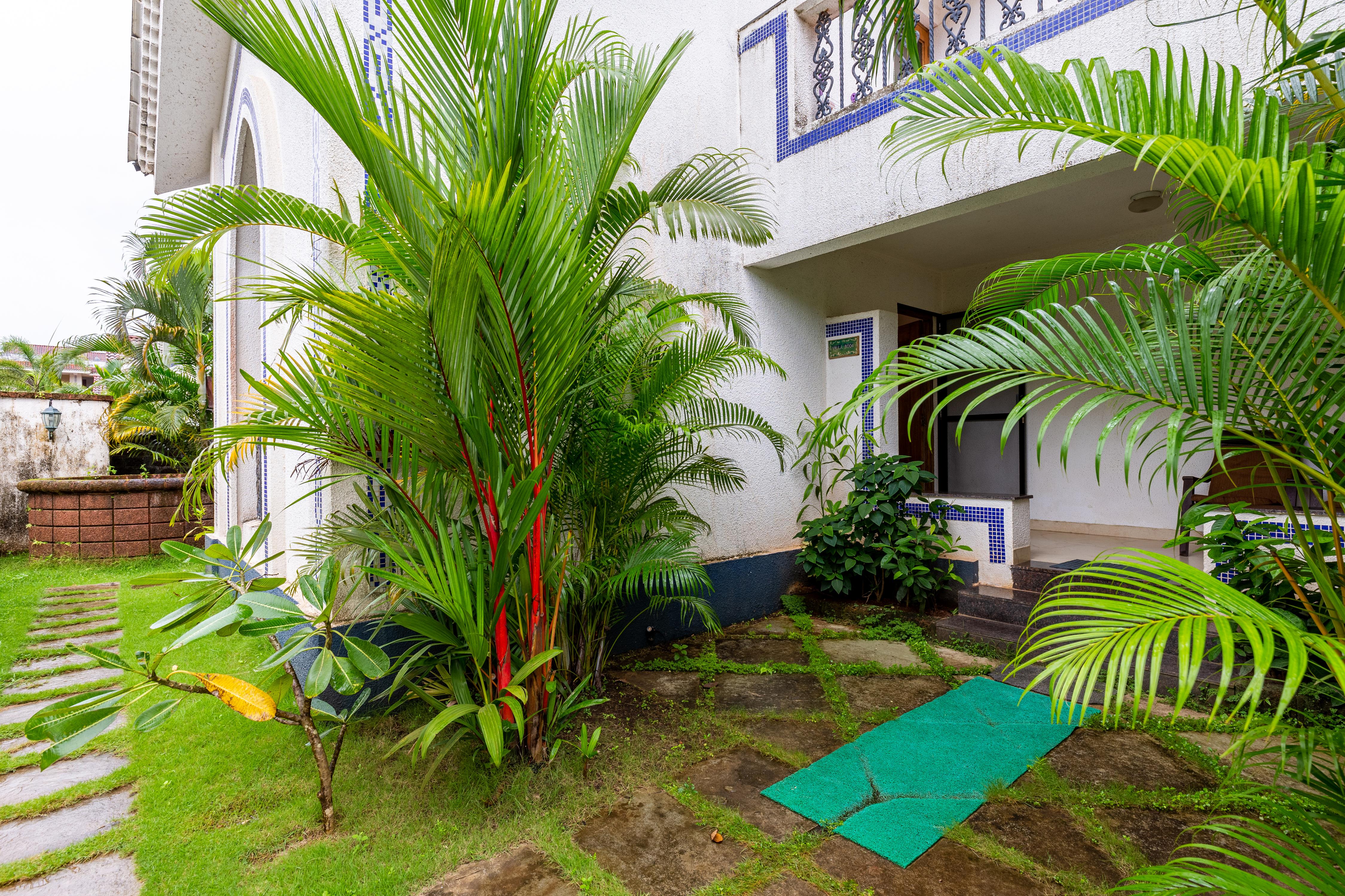 New Luxury Duplex villa with pool in Siolim - Tap to explore photos