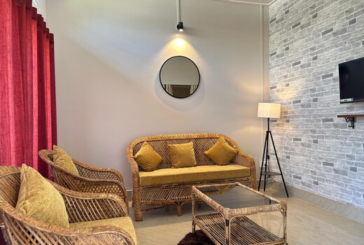 Sunny Villa Deluxe Cottage