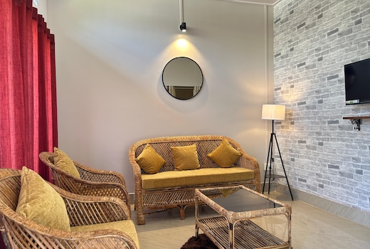 Sunny Villa Deluxe Cottage