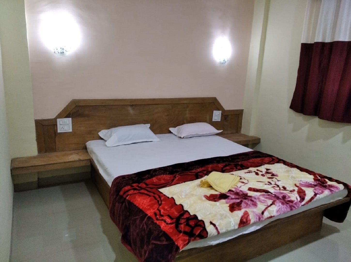 Siddharth Mountain Villa - Tap to explore photos
