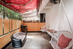 Bandra Cozy Studio With Sitout: Lily, Mumbai