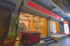 Hotel Radhika Deluxe, Kolhapur