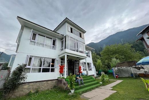 Mala Castle Pahalgam, 5 km from Betaab Valley by Prospera Hospitality Pvt. Ltd.