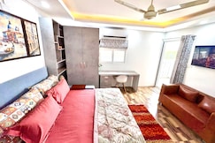 The Terrace Park Facing Independent Terrace Studio, Delhi