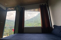 Kedar Chaukhmbha Homestay & Restaurant, Kedarnath