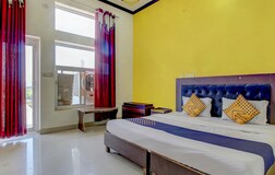 Non AC female only room on sharing basis with electricity charges extra