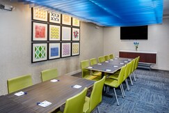 Holiday Inn Express & Suites Chicago North Shore - Niles, an IHG Hotel, Chicago