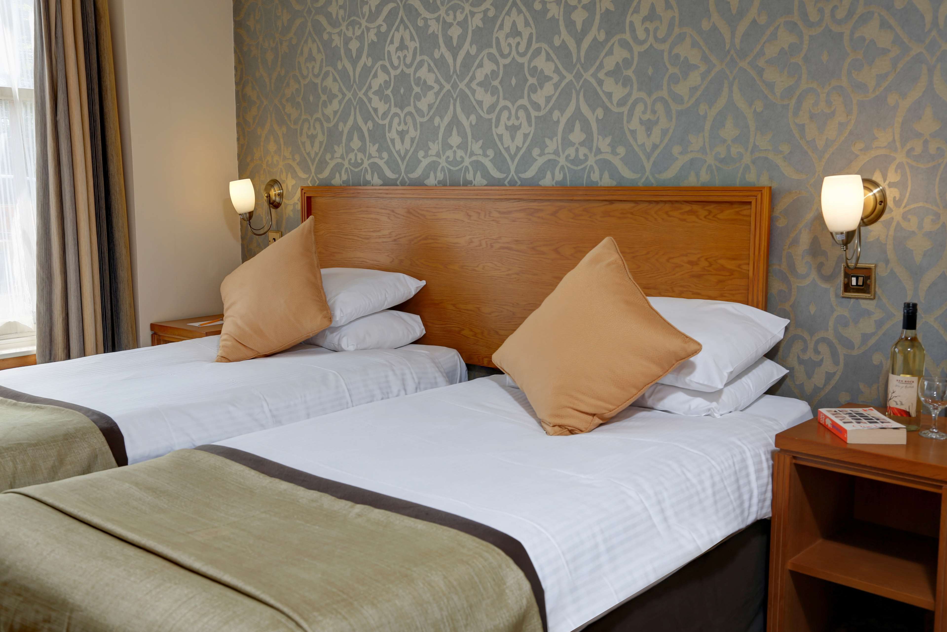 Best Western Queens Hotel - Tap to explore photos