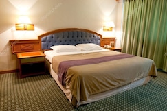 Aman palace and restaurant, Barkot