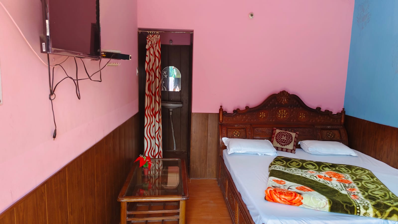 Hotel Hill Queen , Barkot - Tap to explore photos