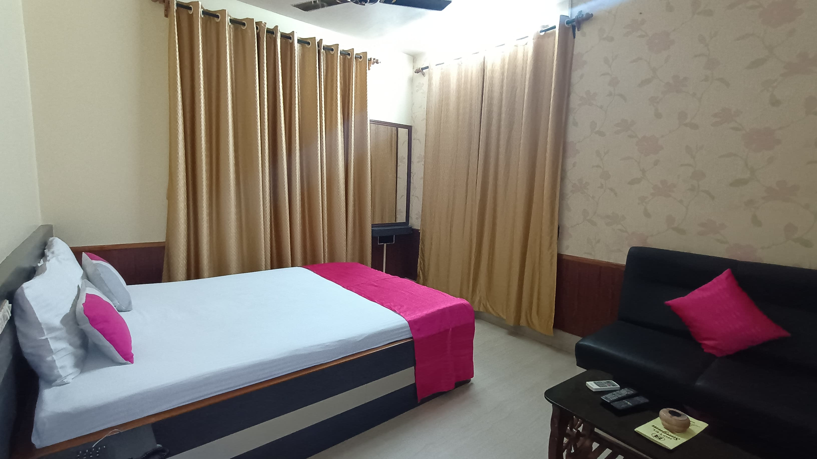 Hotel Sangam Berhampore - Tap to explore photos