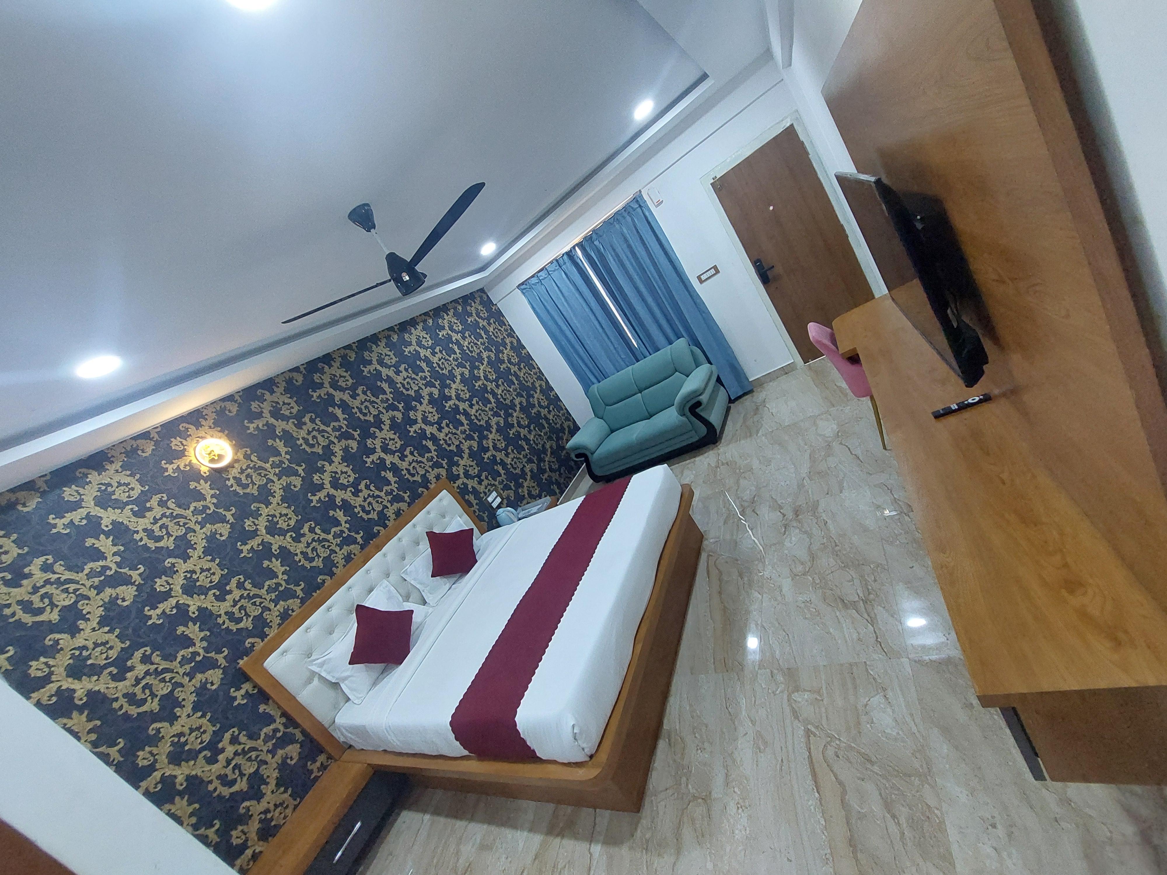SMP SUITES - Tap to explore photos