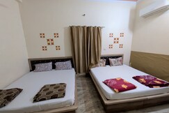 RAJKAMAL HOMESTAY, Khatu