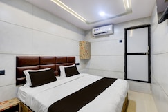 Hotel O Castle Rooms, Surat