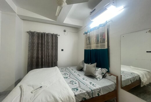 Homely, AC 2bhk Near R N Tagore hospital