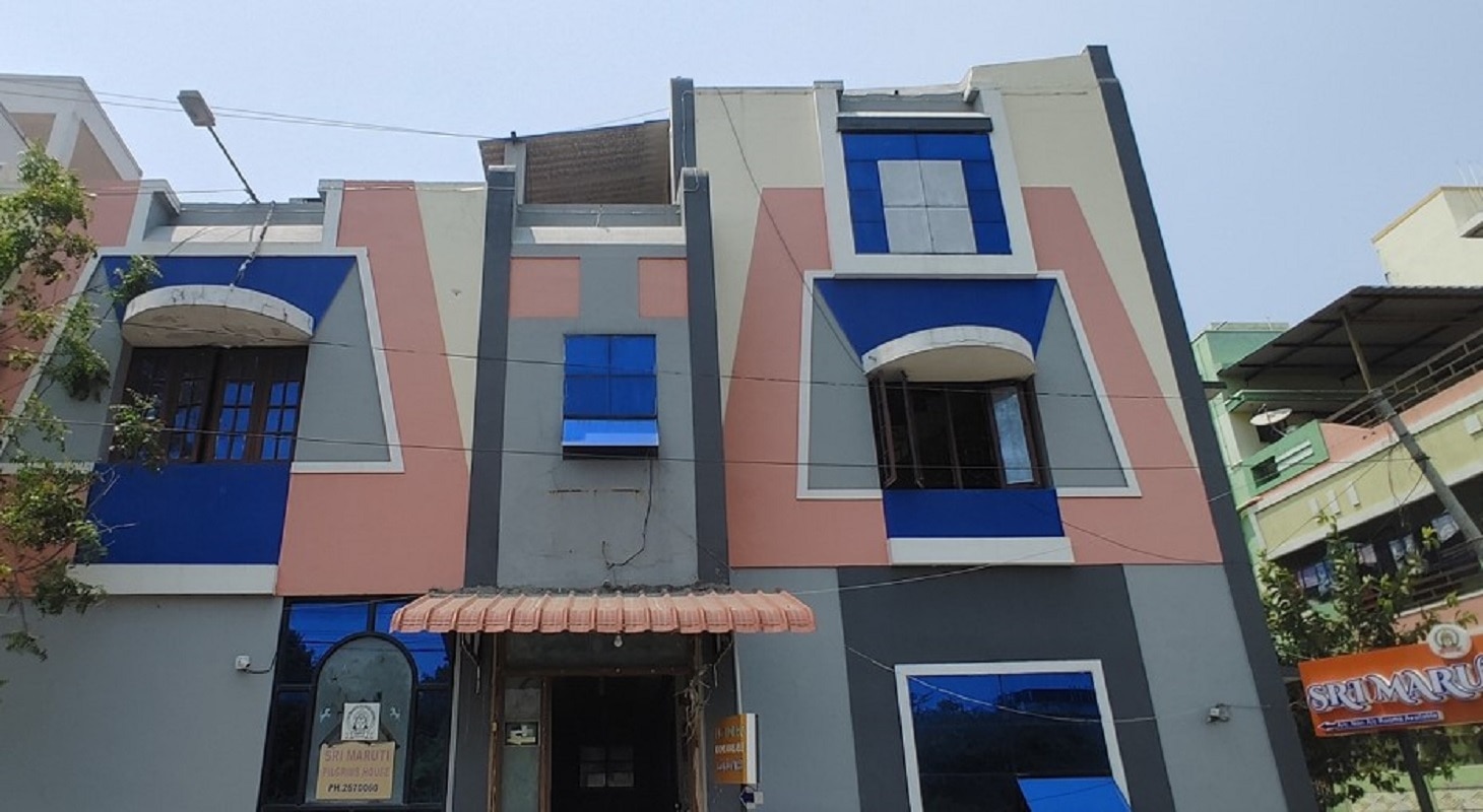 Sri Maruti Inn - Tap to explore photos