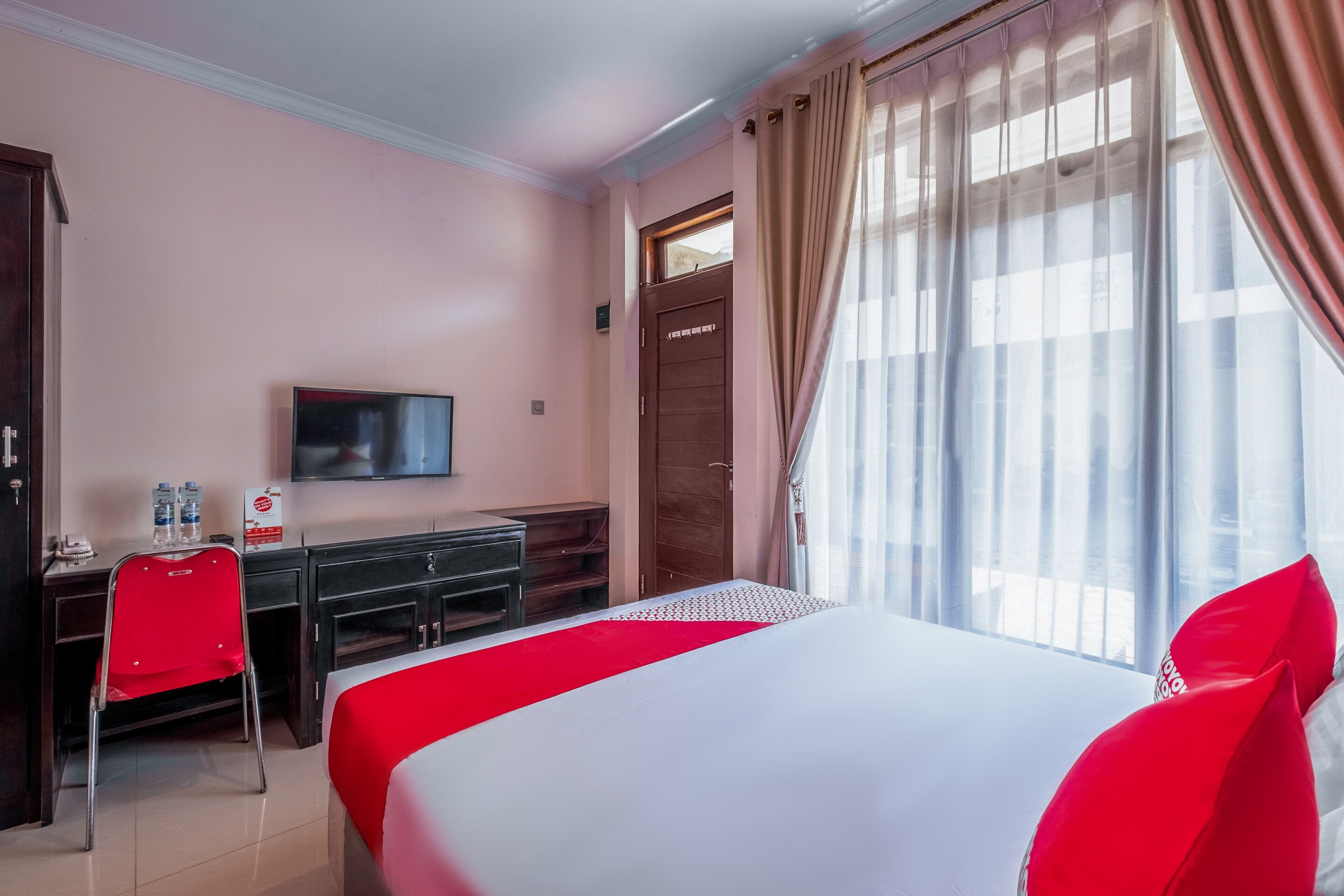 Super OYO Collection O 1032 Rahayu Residence Syariah - Tap to explore photos