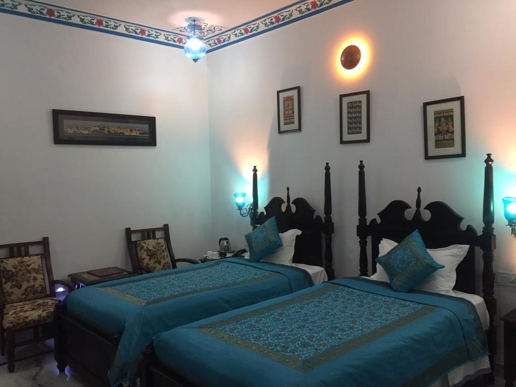 Hotel Karohi Haveli - Tap to explore photos