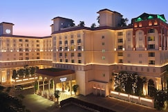 Sheraton Grand Pune Bund Garden Hotel, Pune