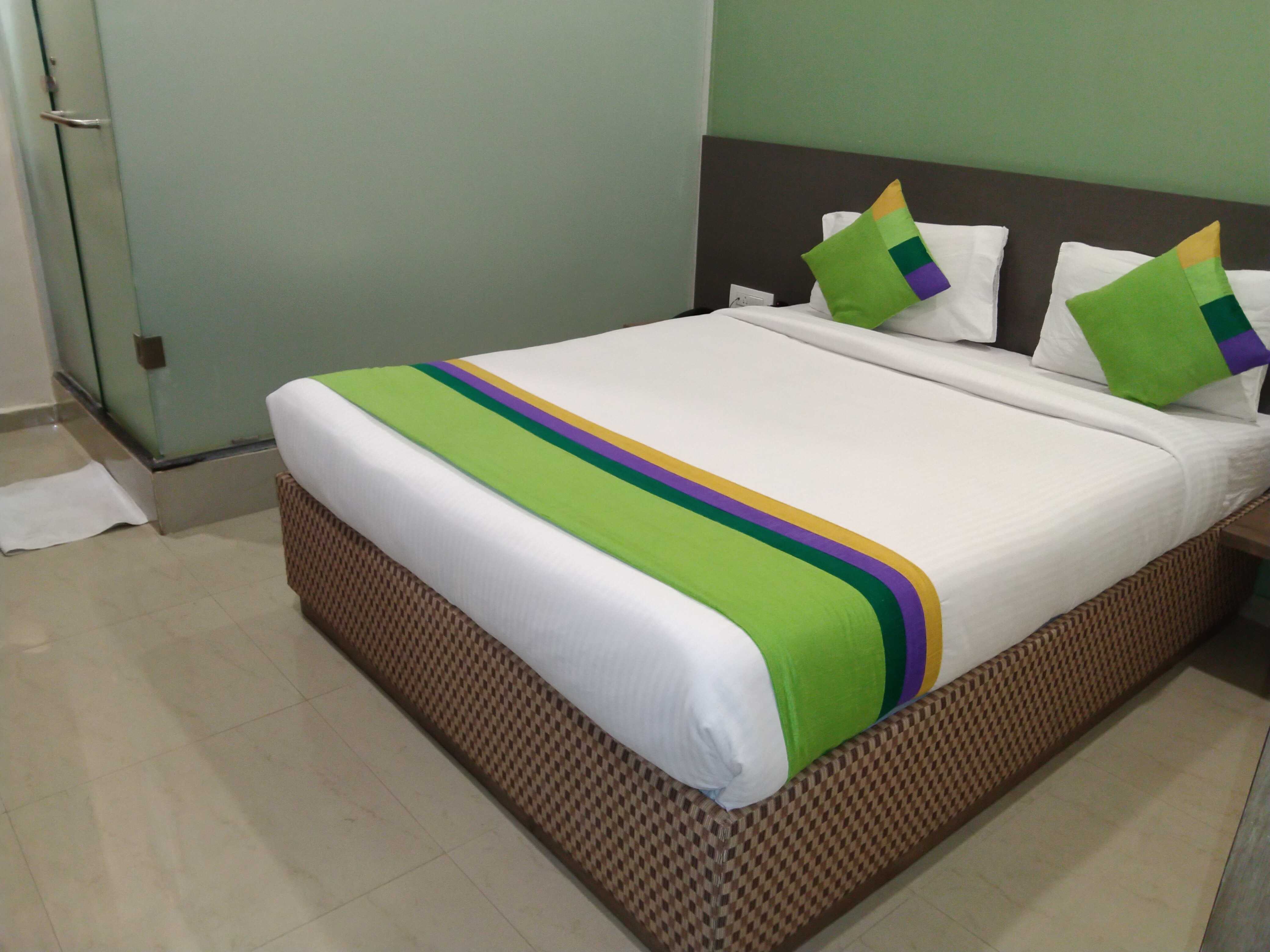 Deluxe Room 1
