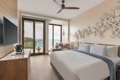 Crimson Resort and Spa Boracay, Nabas
