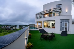 The Amber Villa by Spandan Holiday Homes, Trimbak